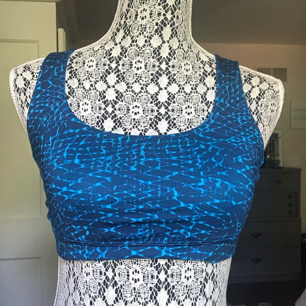 BLUE LULULEMON SPORTS BRA